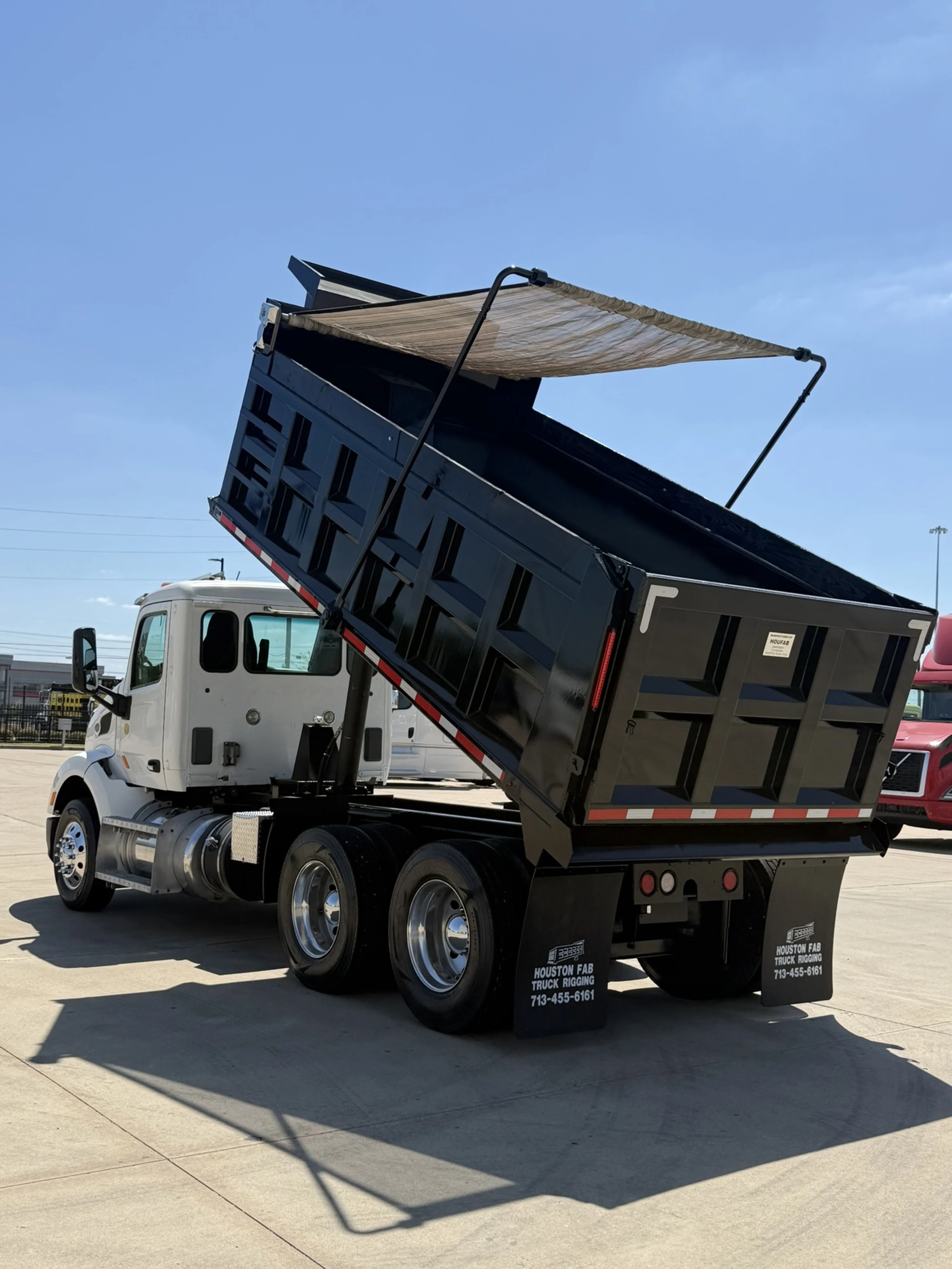 2017 Peterbilt 579 - image 7