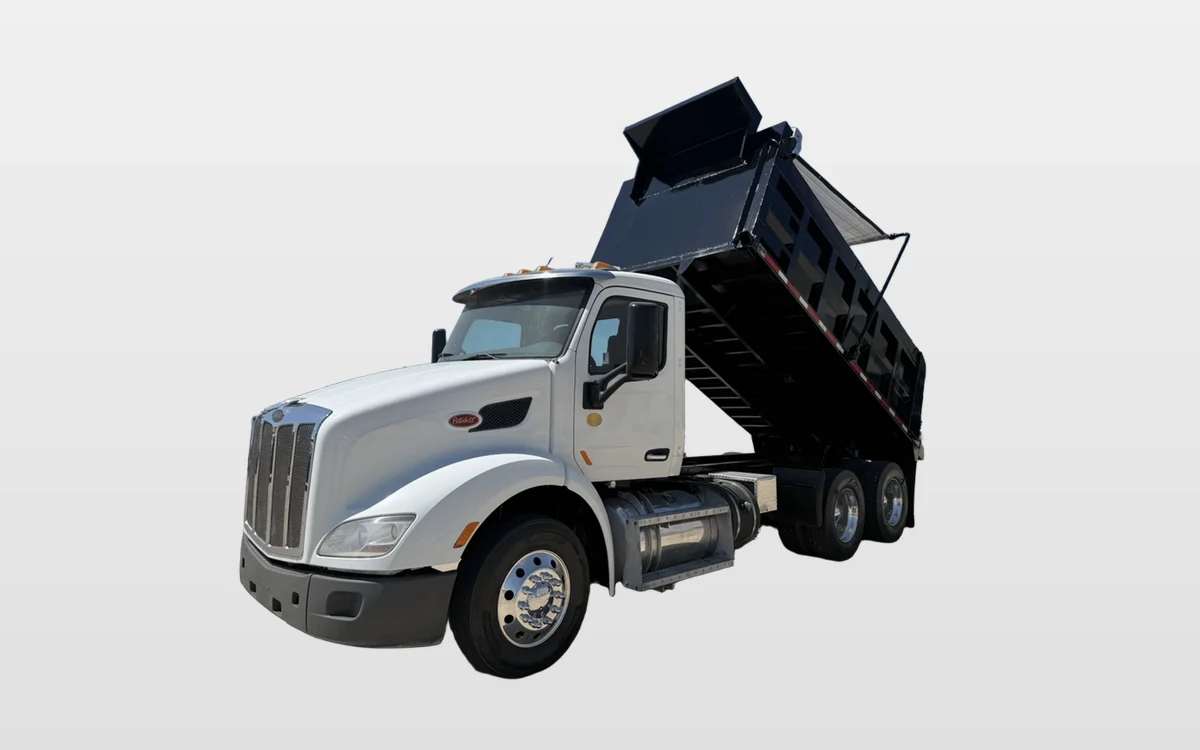 2017 Peterbilt 579 - image 1