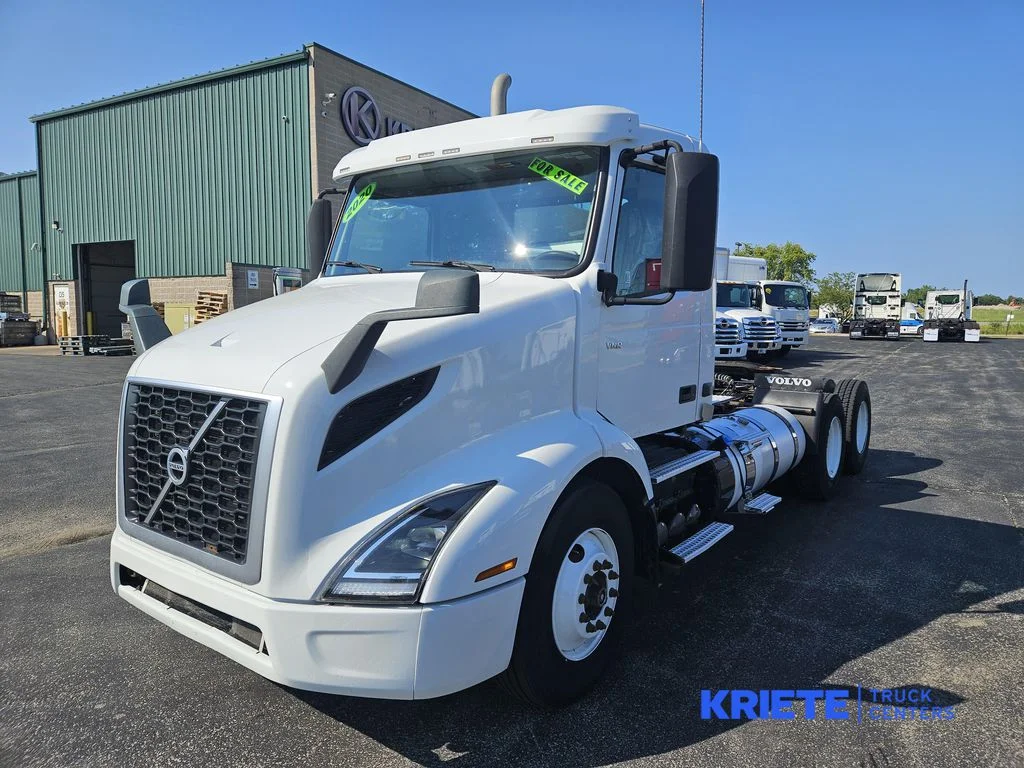 2020 Volvo VNR 660