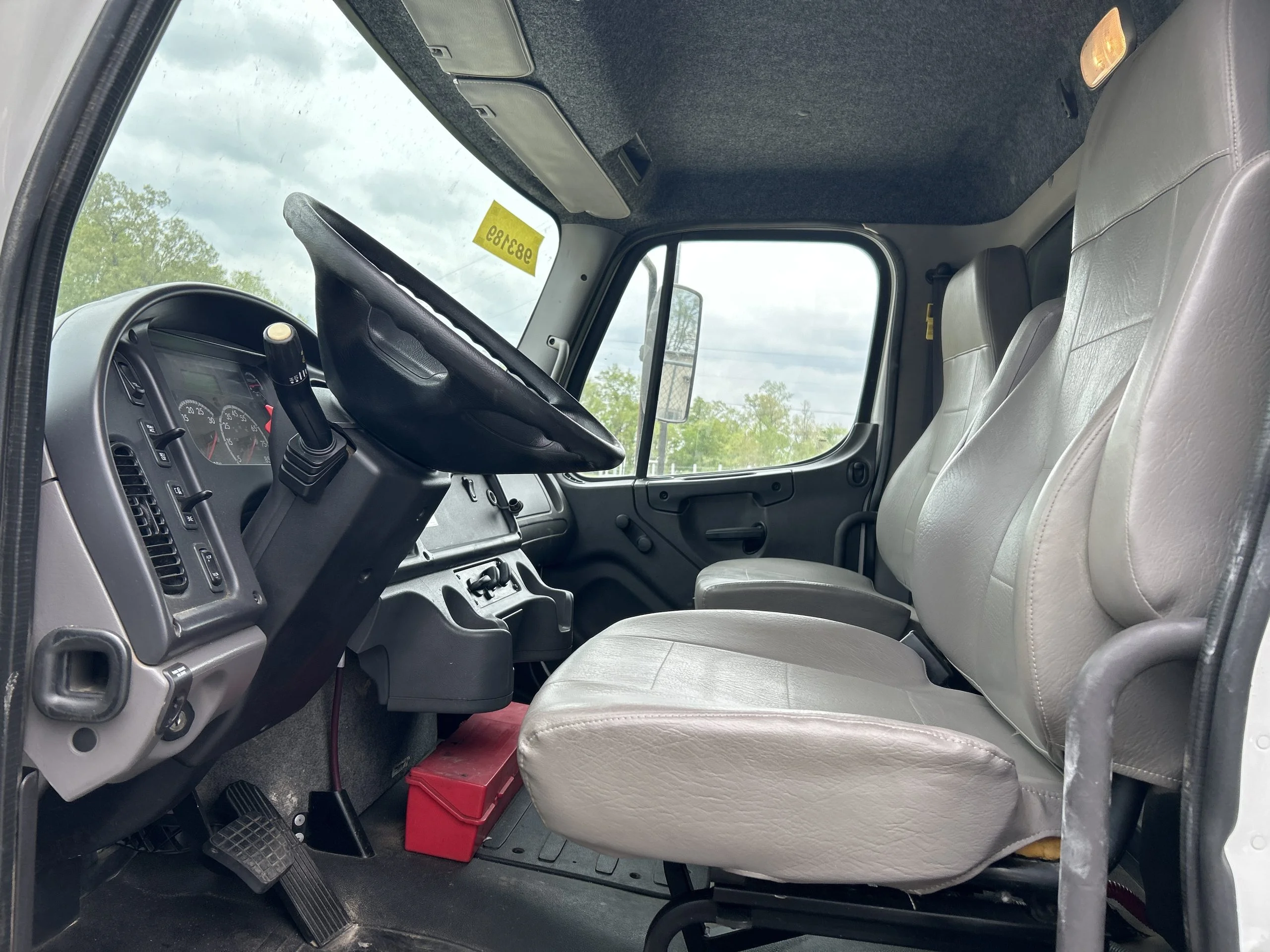 2017 Freightliner M2 106 in Lima, OH — photo 4