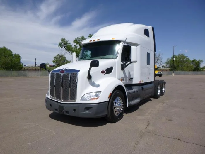 2021 Peterbilt 579 in Denver, CO — photo 3