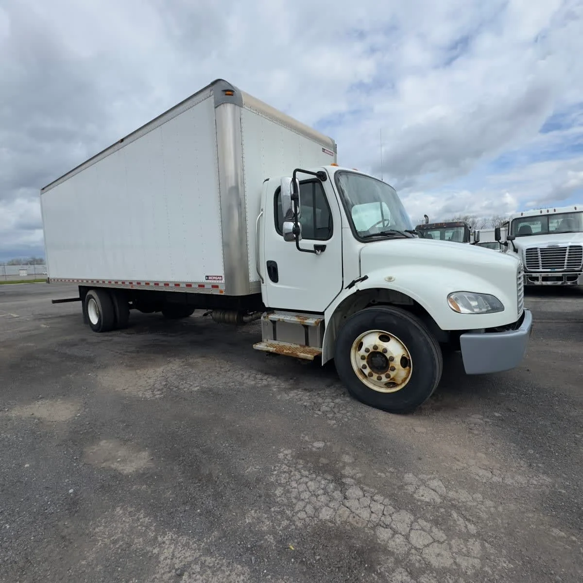 2020 Freightliner M2 106 - image 3