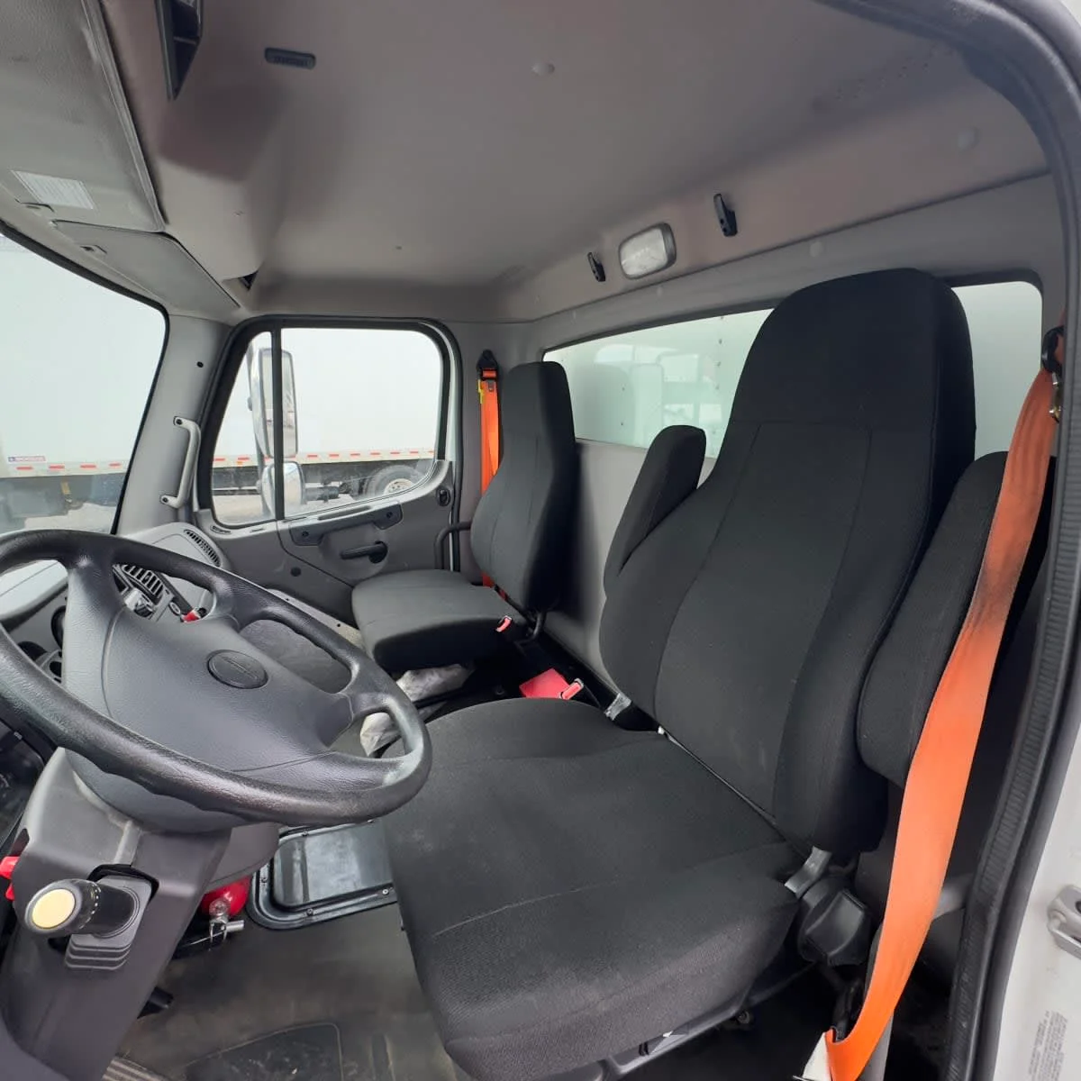 2020 Freightliner M2 106 - image 7