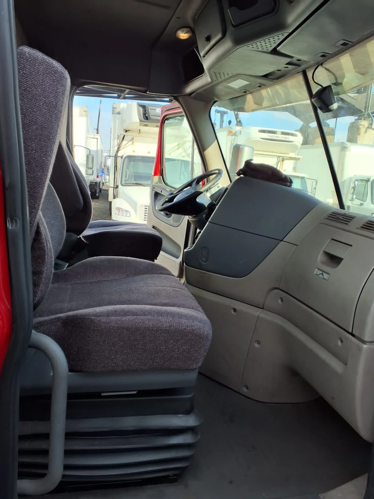 2019 Freightliner Cascadia in Newark, NJ — photo 11