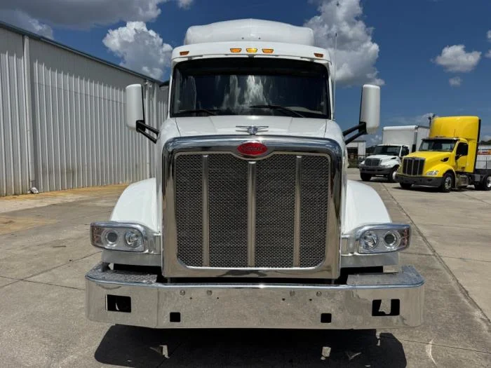 2022 Peterbilt 567 - image 3