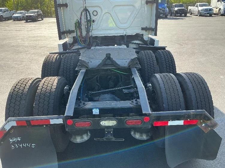 2021 Freightliner Cascadia - image 6