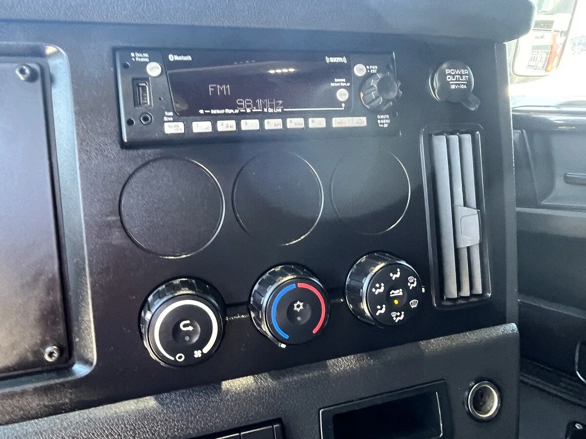 2025 Freightliner Cascadia - image 21