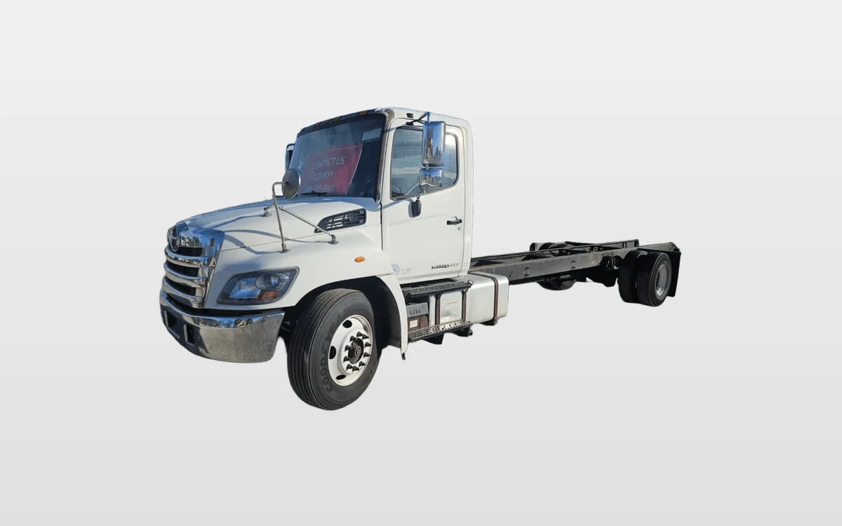 2016 Hino 338 - image 1