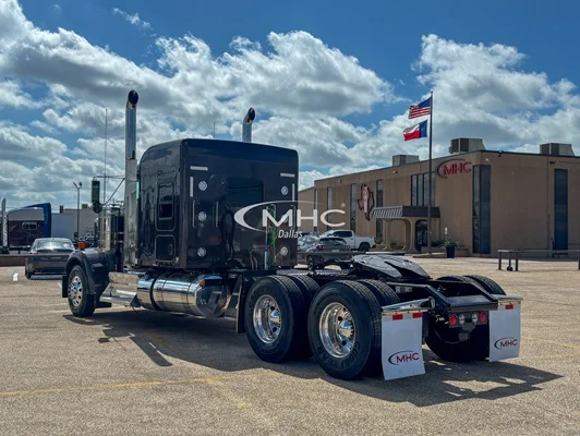 2027 Kenworth W900 in Dallas, TX — photo 4