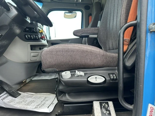 2021 Peterbilt 567 in Dayton, OH — photo 10