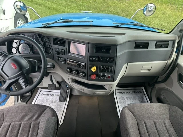 2021 Peterbilt 567 in Dayton, OH — photo 12