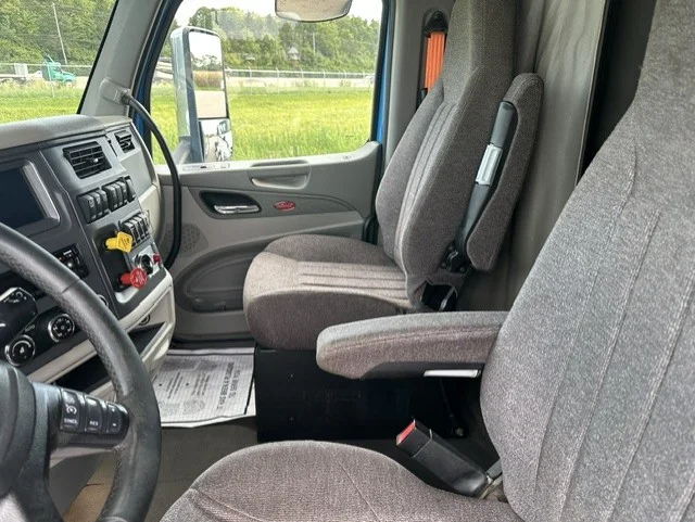 2021 Peterbilt 567 in Dayton, OH — photo 11