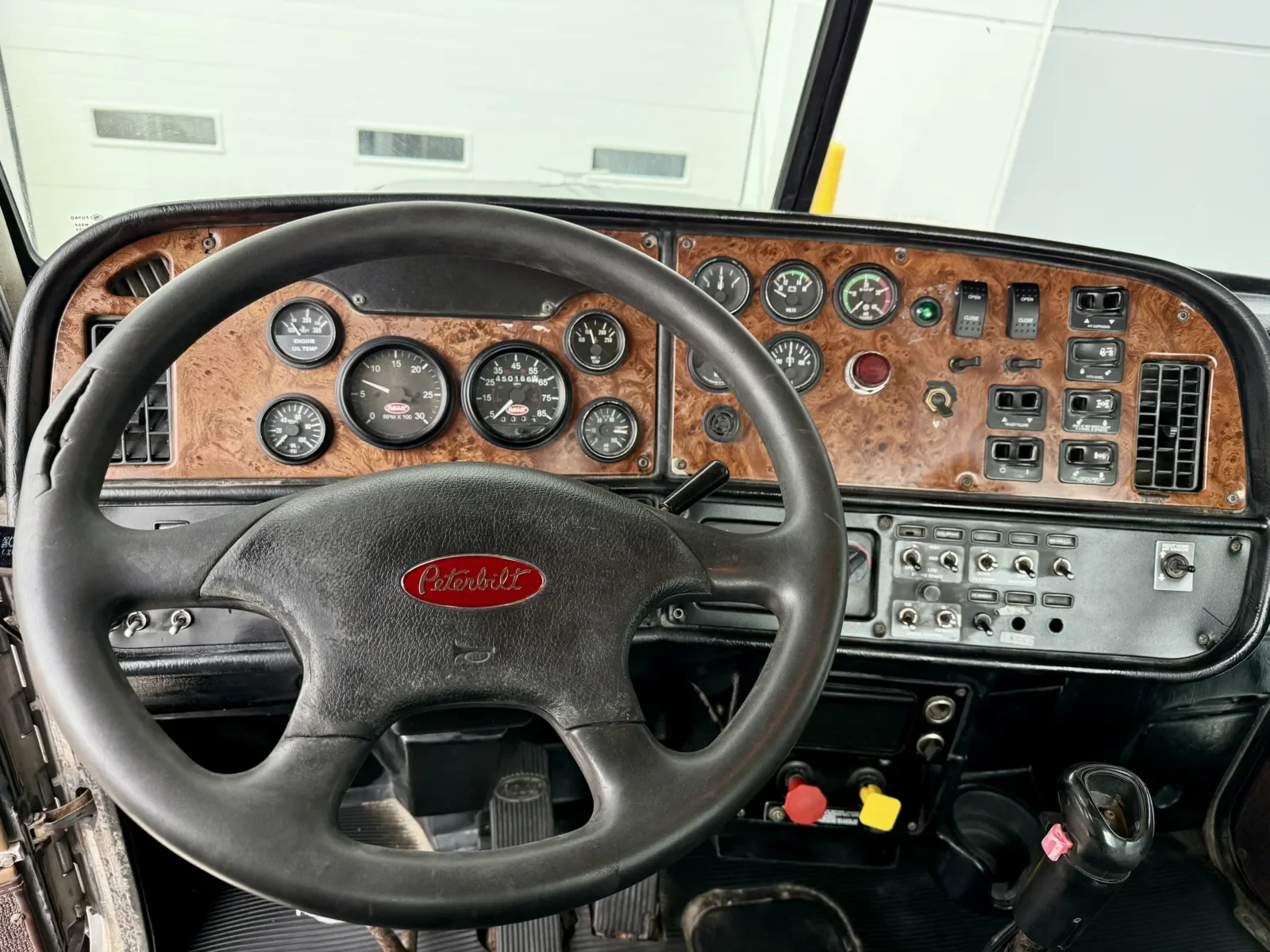 2003 Peterbilt in New Lenox, IL — photo 16