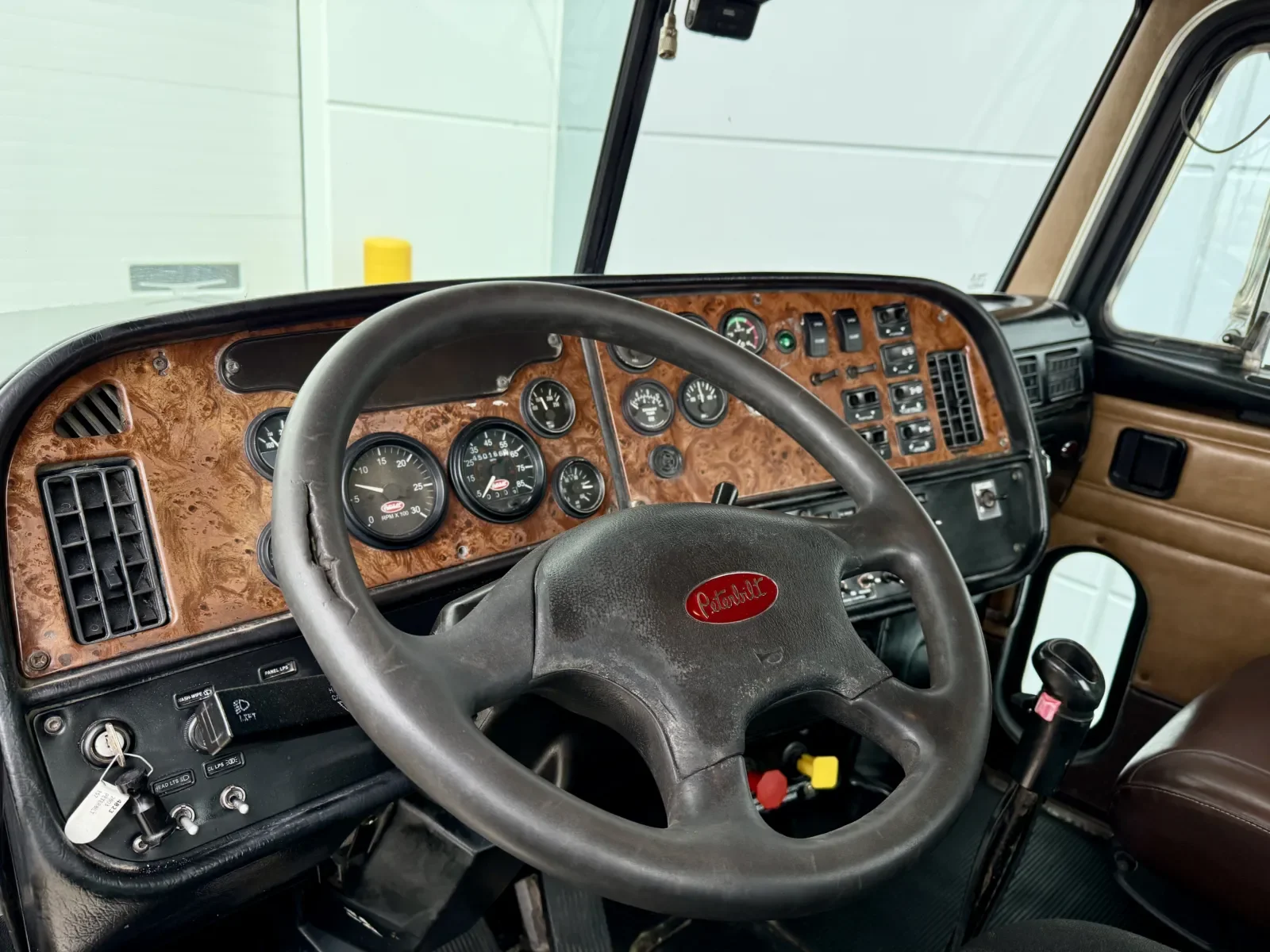 2003 Peterbilt in New Lenox, IL — photo 15