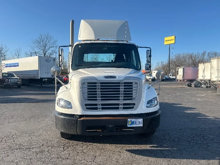 2020 Freightliner M2 112 - image 2