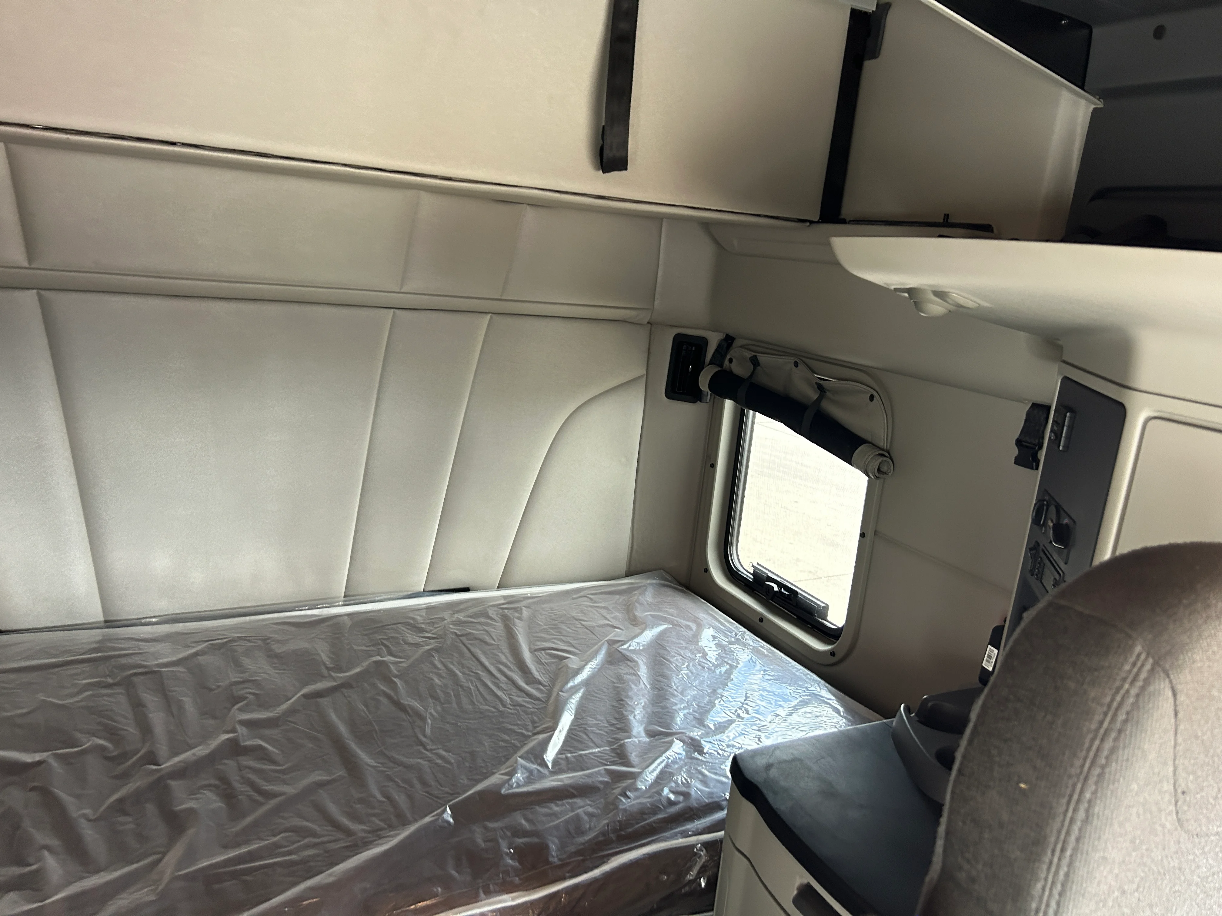 2021 Peterbilt 579 in Joplin, MO — photo 15