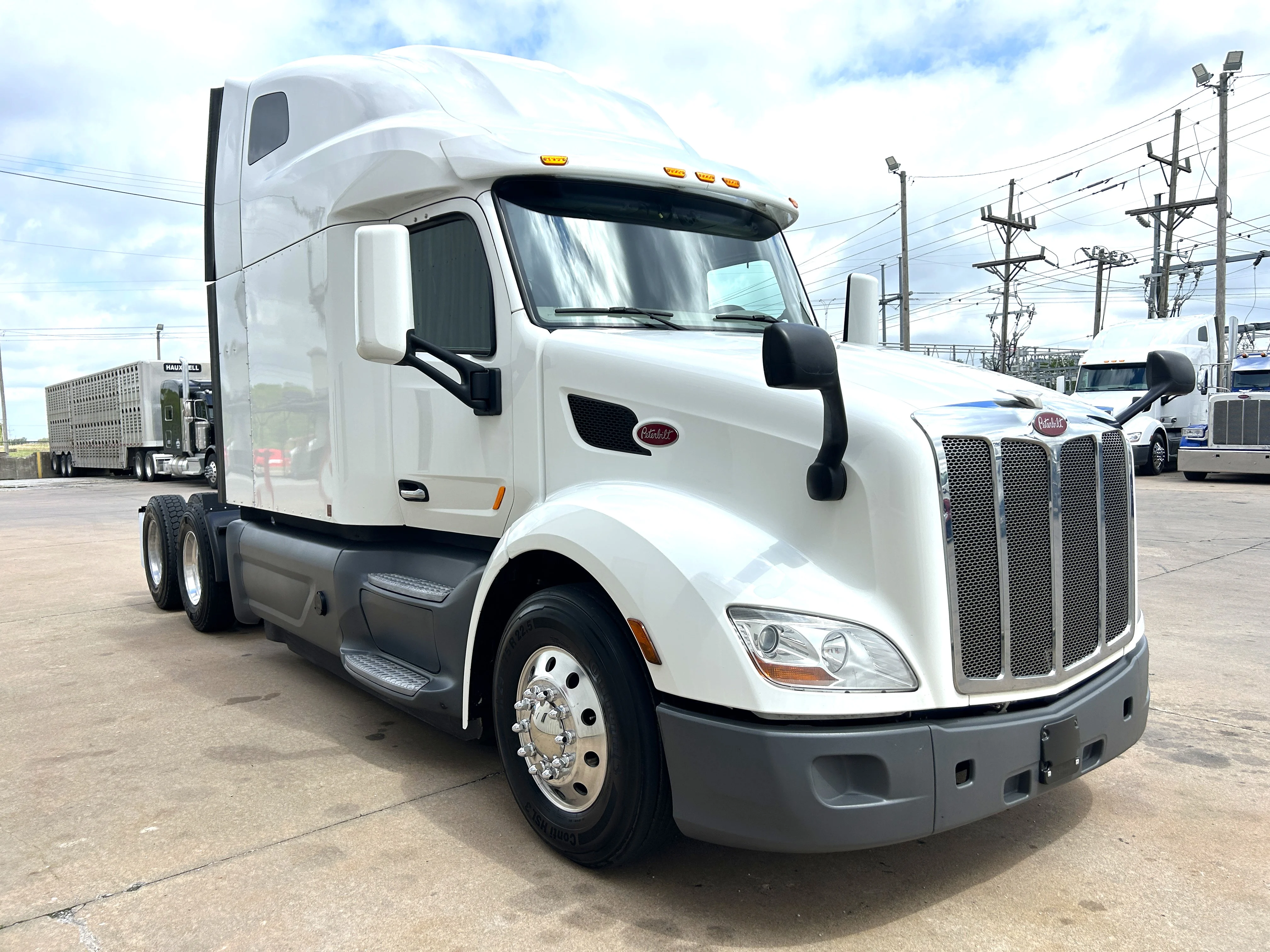 2021 Peterbilt 579 in Joplin, MO — photo 3