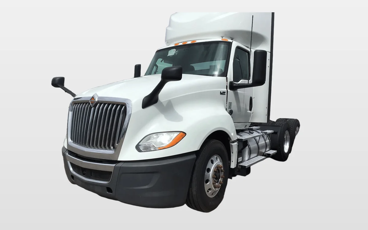 2020 International LT - image 1