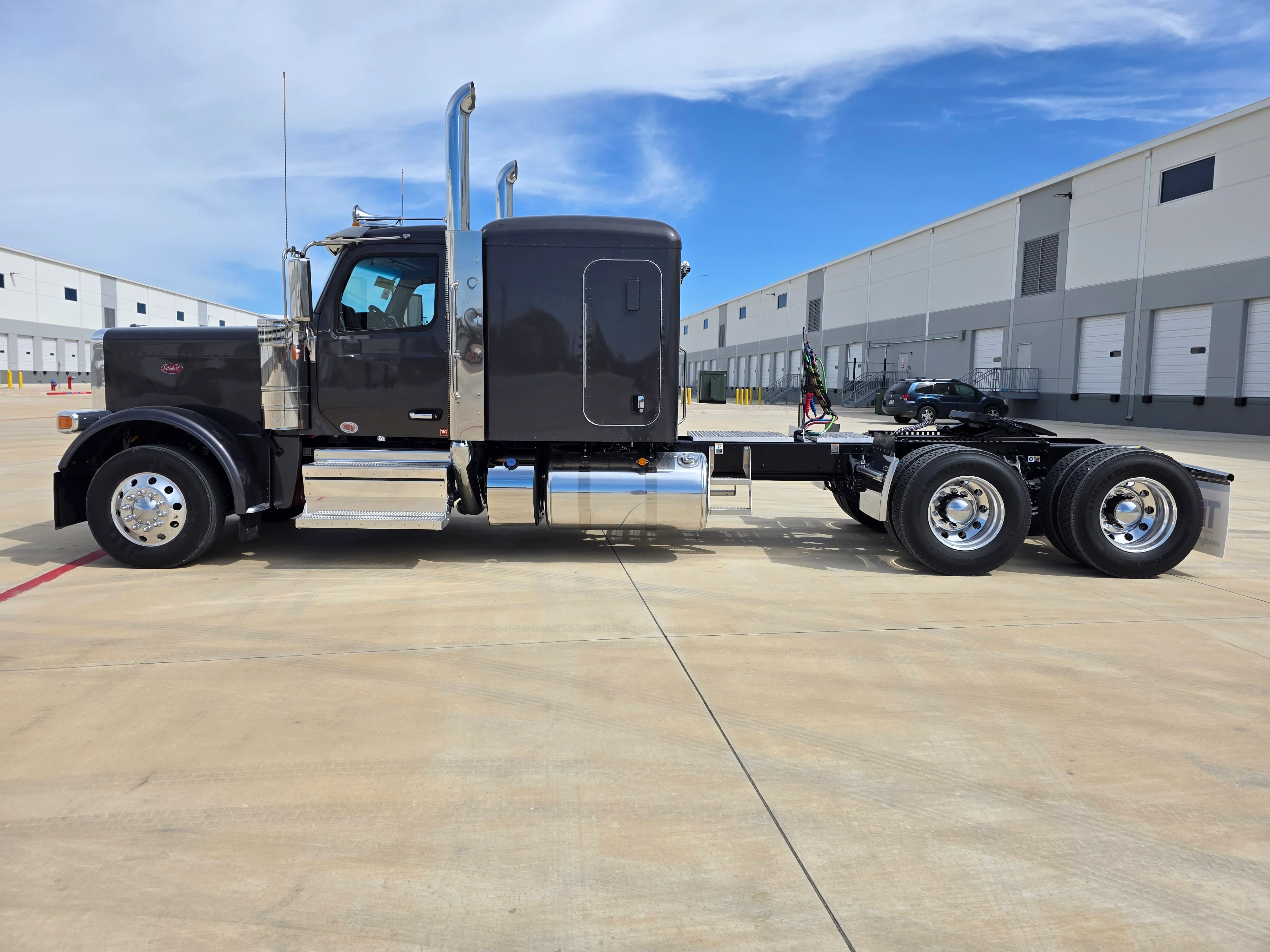 2027 Peterbilt 589 in Louisville, KY — photo 2