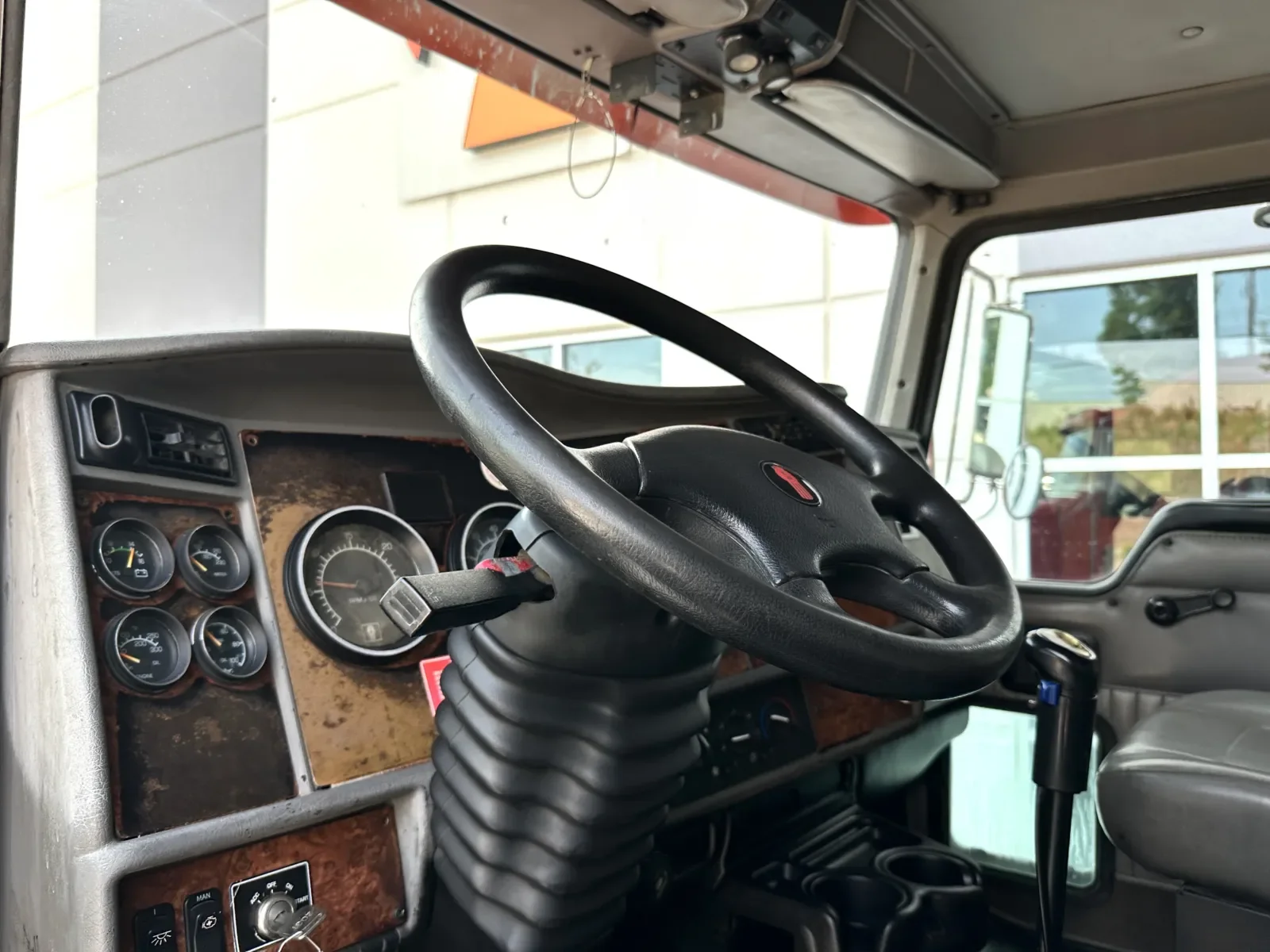 2003 Kenworth T800 in Greer, SC — photo 16