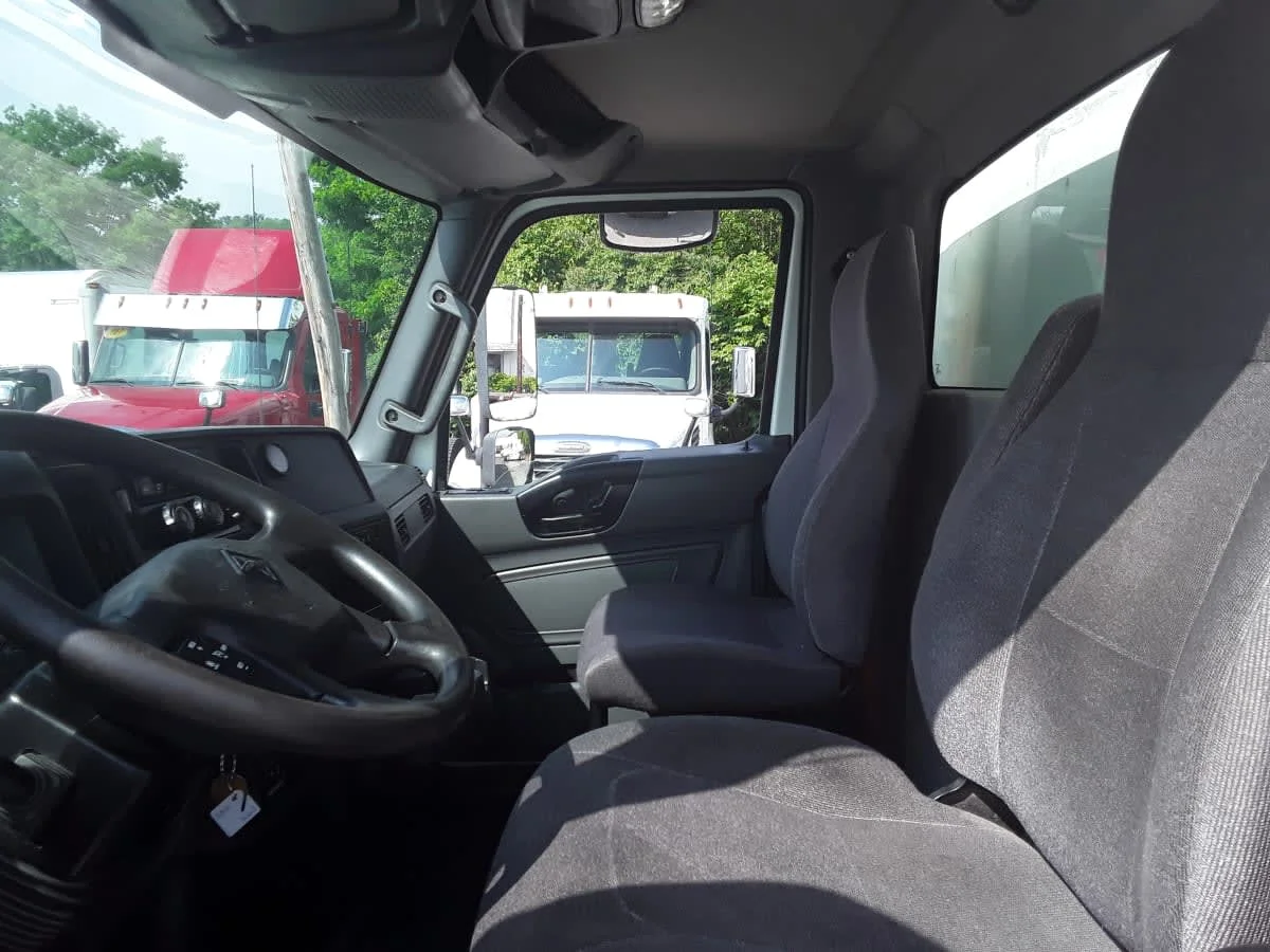 2020 International MV - image 7