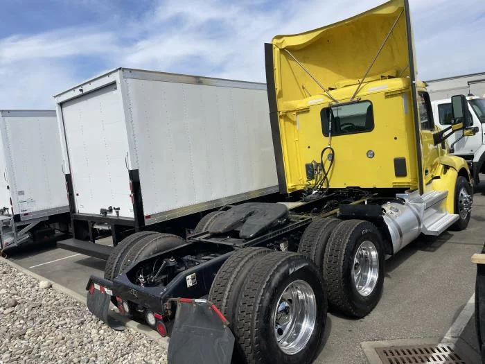 2021 Peterbilt 579 in Cincinnati, OH — photo 9