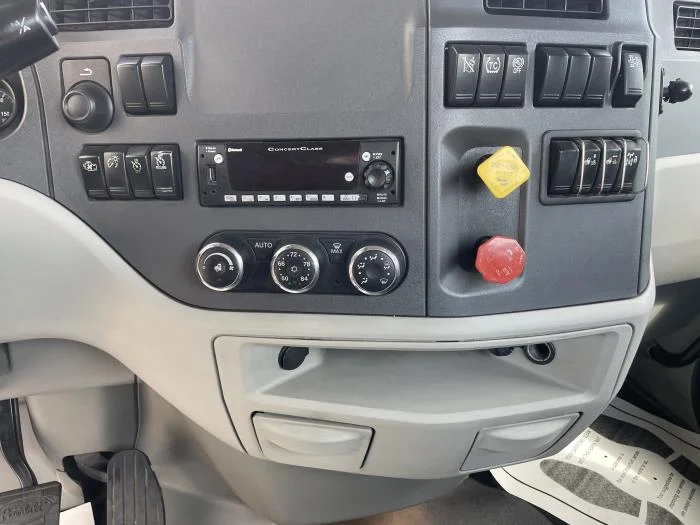 2021 Peterbilt 579 in Cincinnati, OH — photo 17