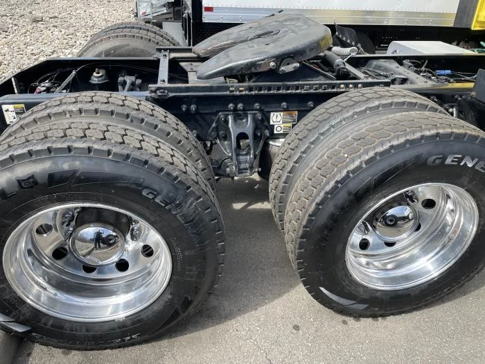 2021 Peterbilt 579 in Cincinnati, OH — photo 10
