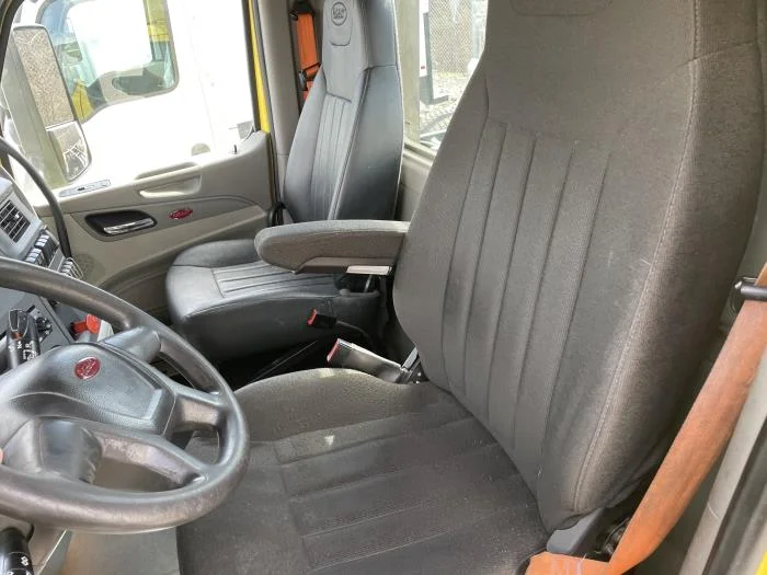 2021 Peterbilt 579 in Cincinnati, OH — photo 19