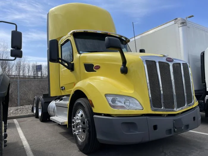 2021 Peterbilt 579 in Cincinnati, OH — photo 4