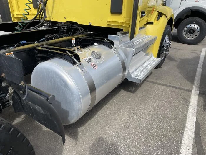 2021 Peterbilt 579 in Cincinnati, OH — photo 11