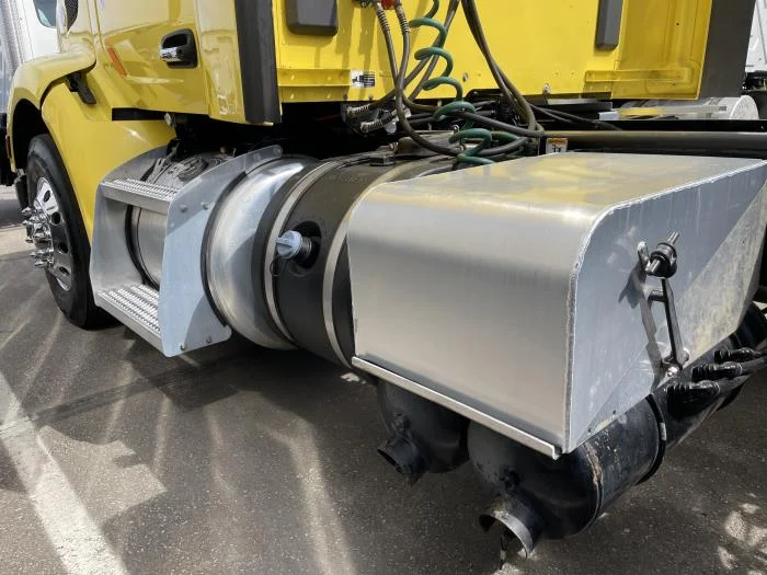 2021 Peterbilt 579 in Cincinnati, OH — photo 13