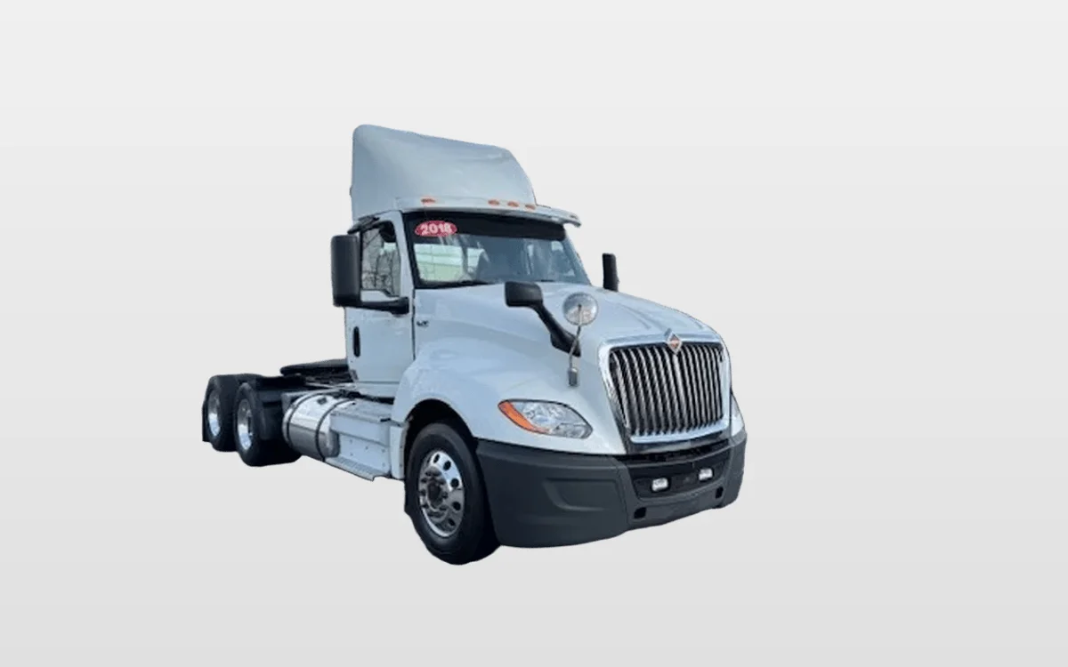 2018 International LT - image 1