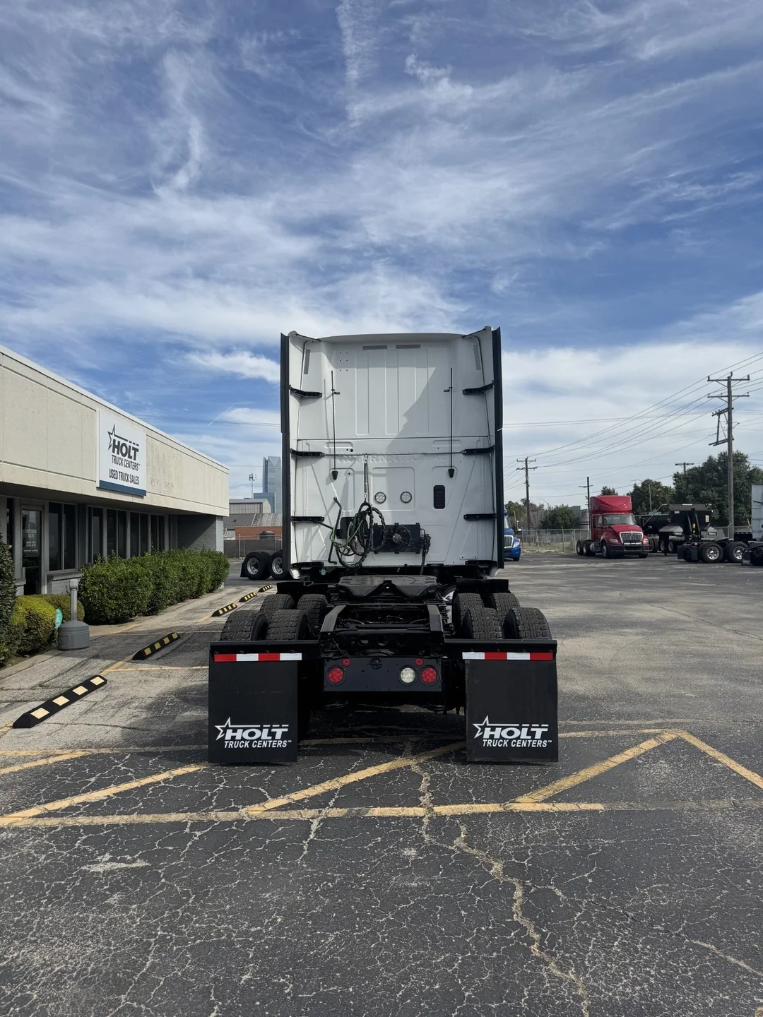 2023 International LT - image 5