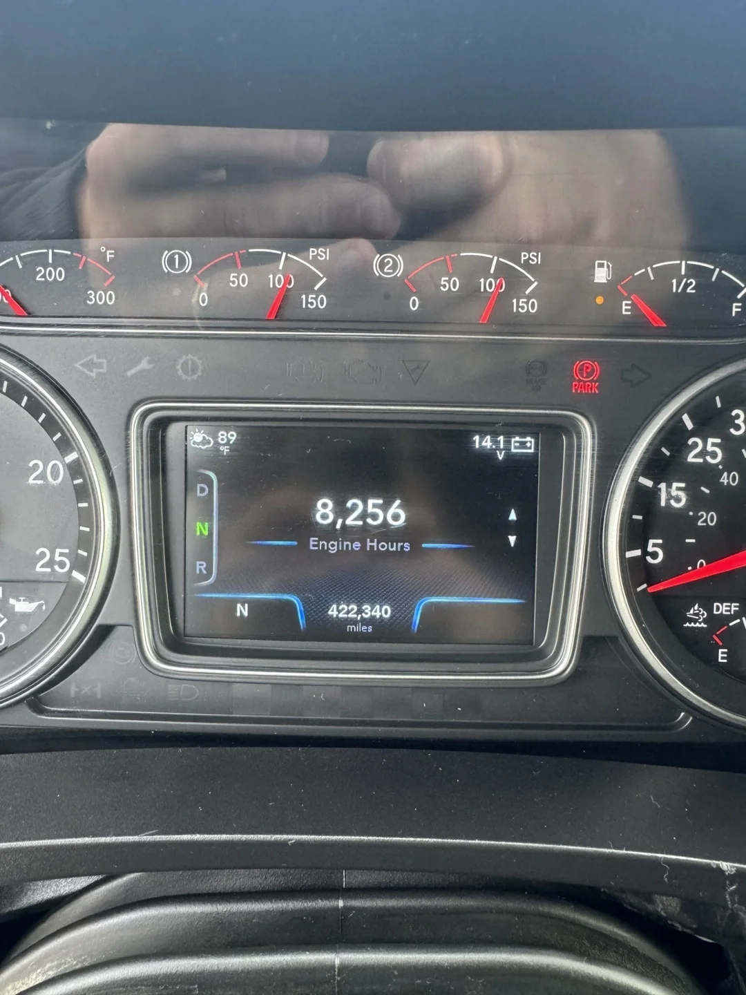 2023 International LT - image 6