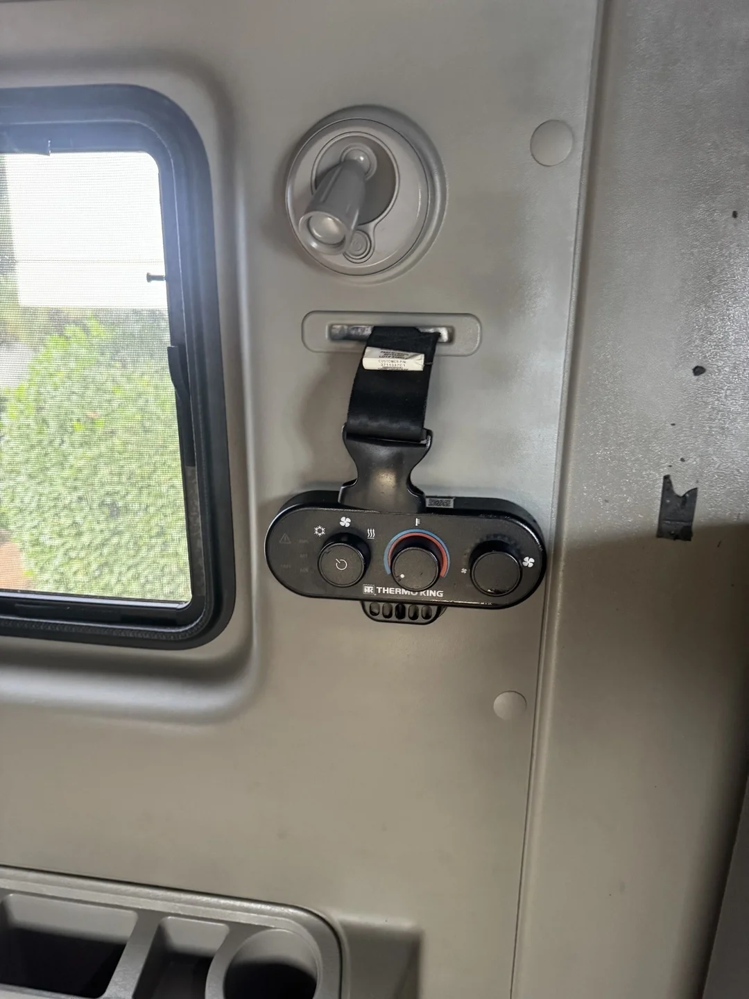 2023 International LT - image 13