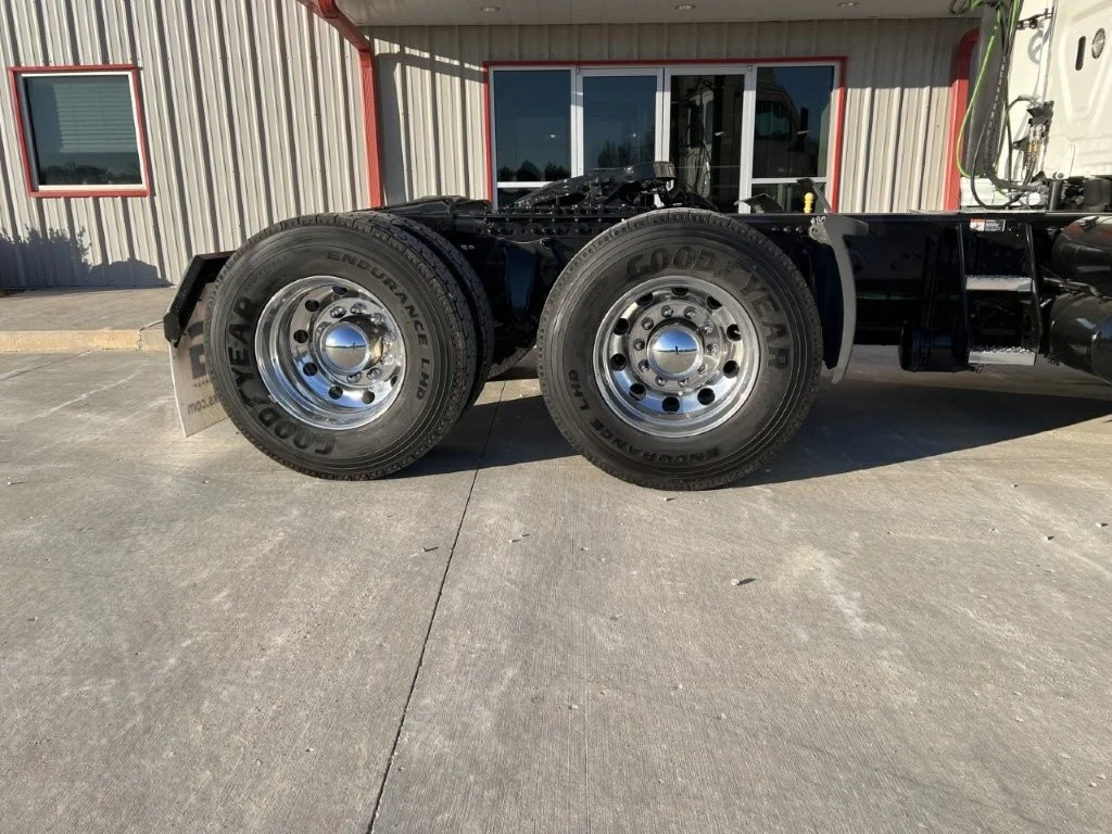 2021 Freightliner Cascadia - image 6