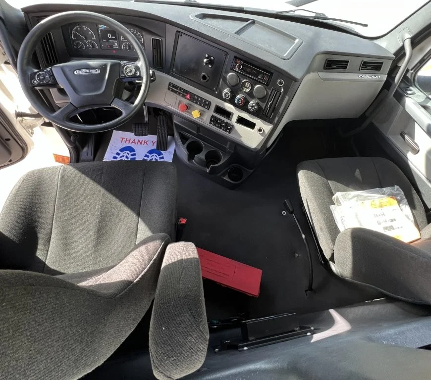 2021 Freightliner Cascadia - image 10