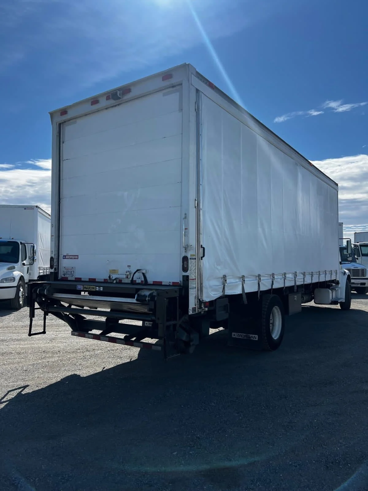 2018 Freightliner M2 106 - image 4