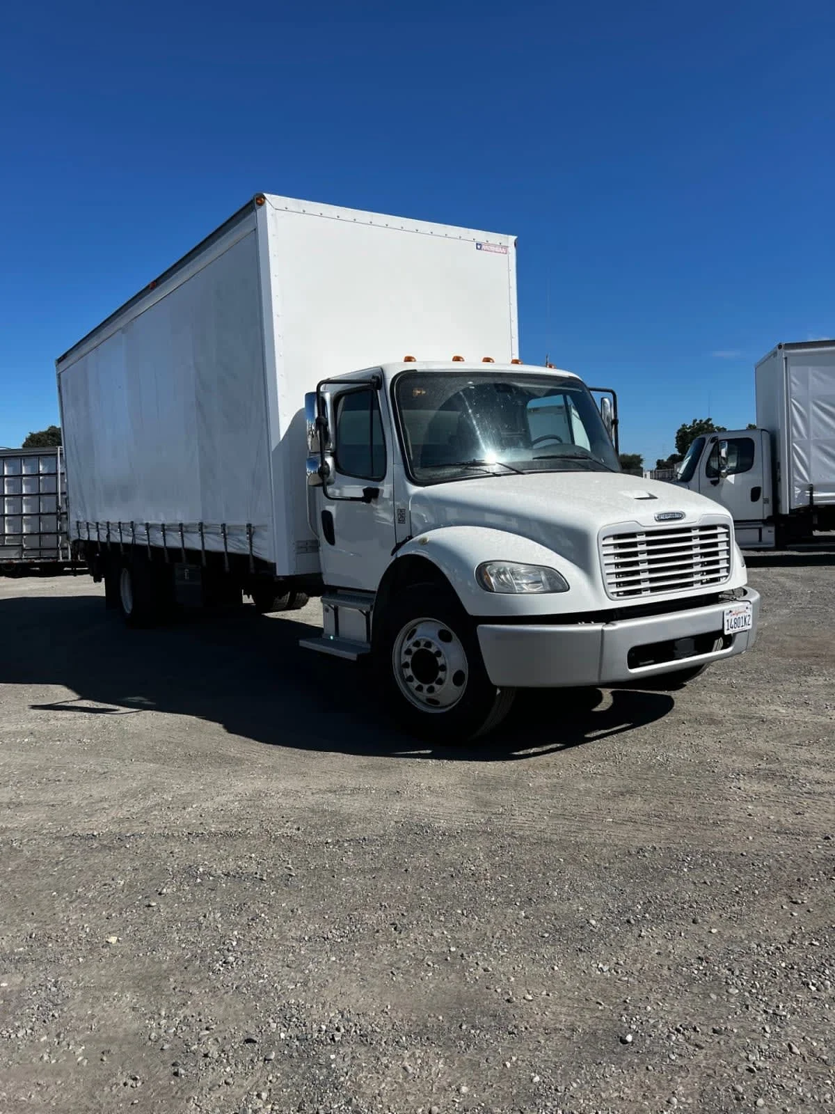 2018 Freightliner M2 106 - image 3
