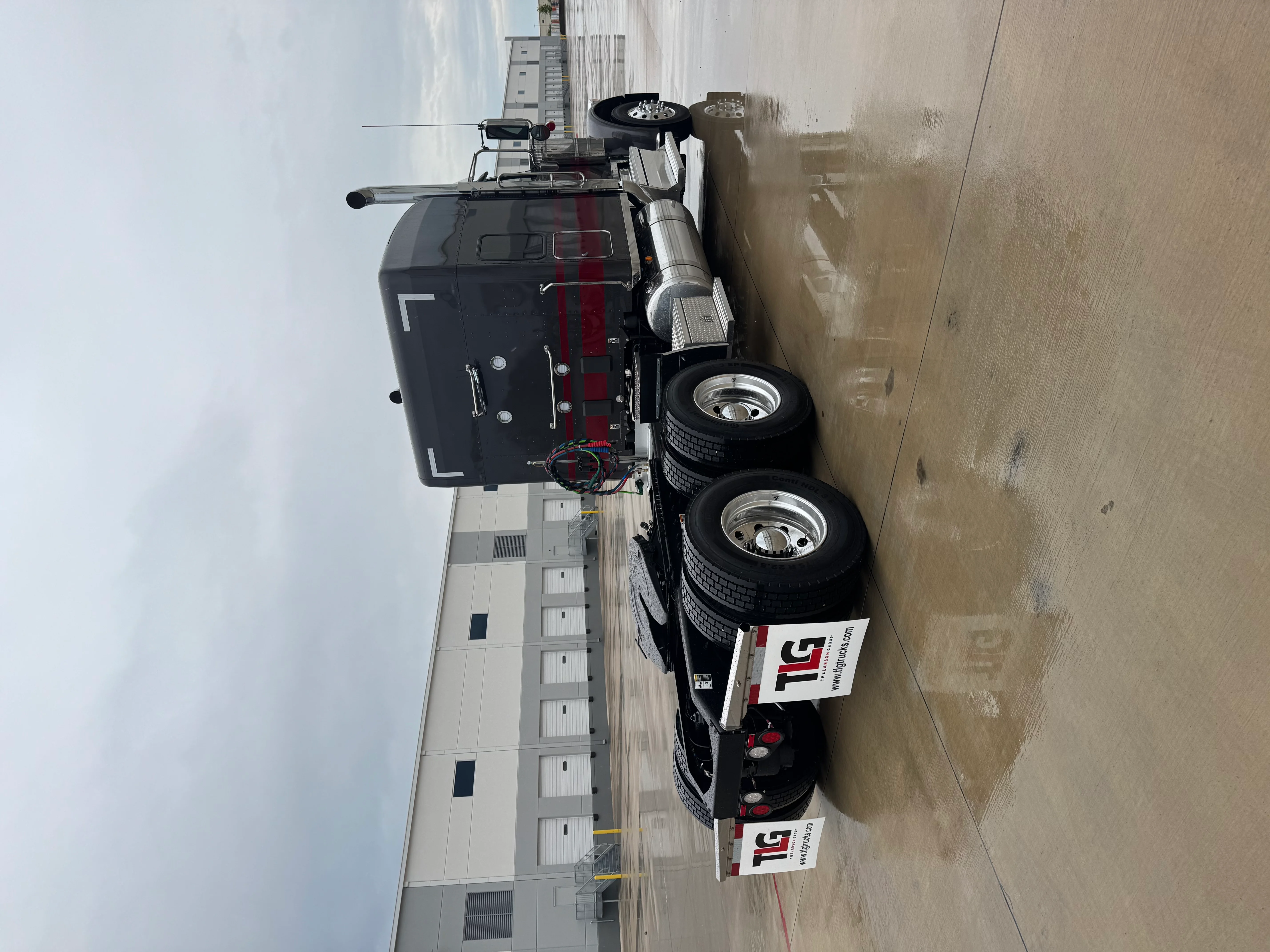 2027 Peterbilt 589 — photo 5