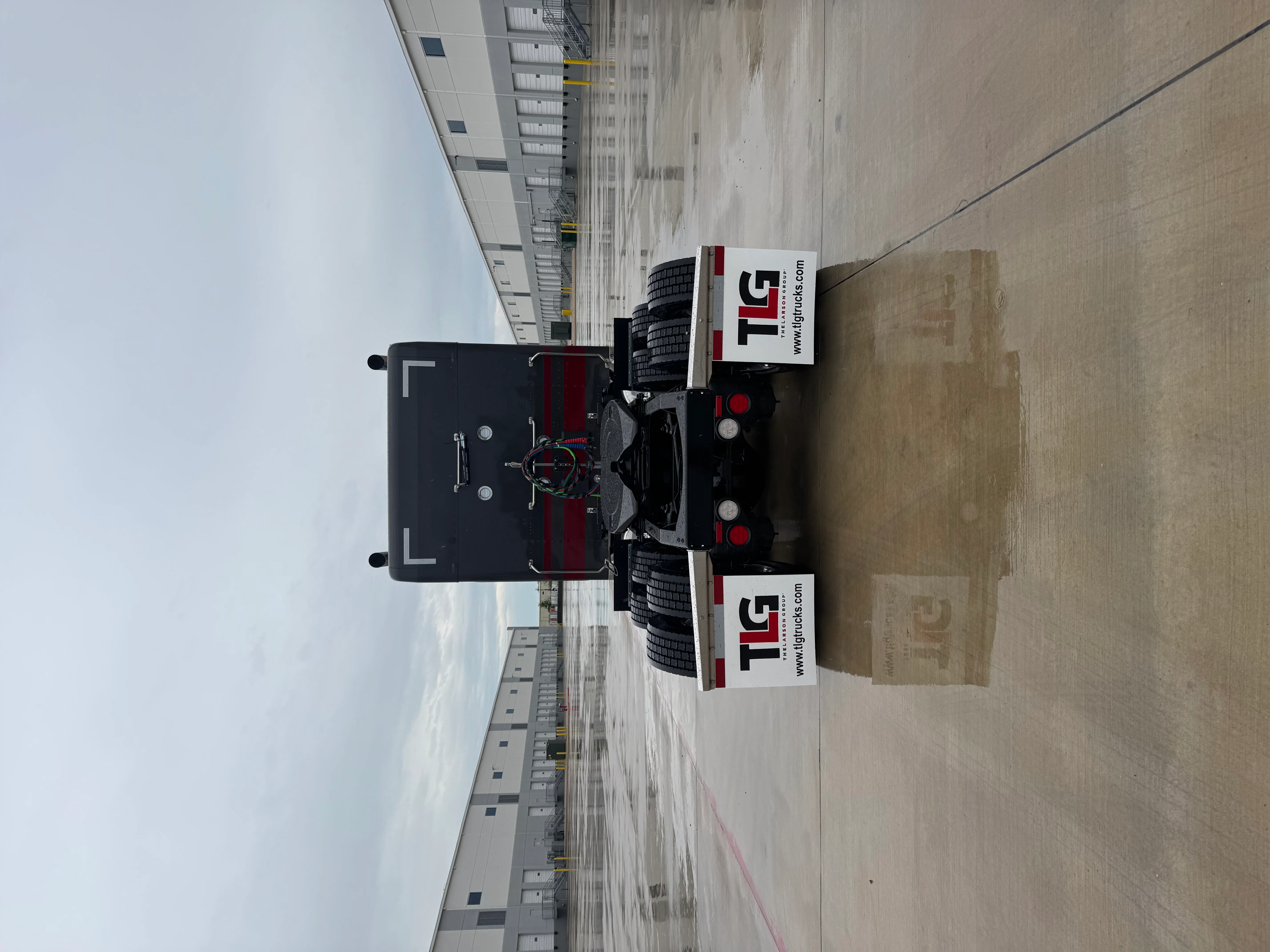 2027 Peterbilt 589 — photo 4
