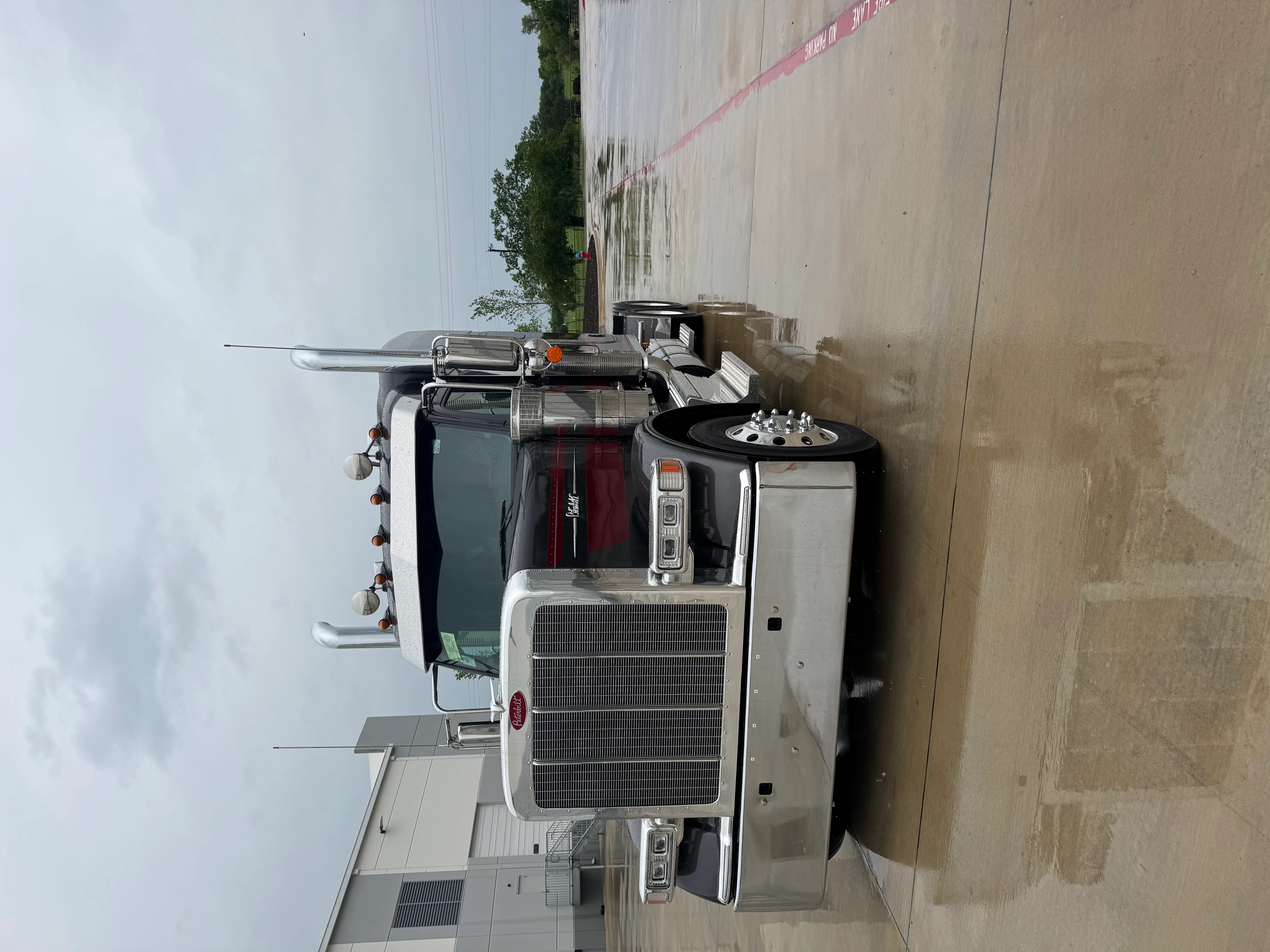 2027 Peterbilt 589 in Joplin, MO