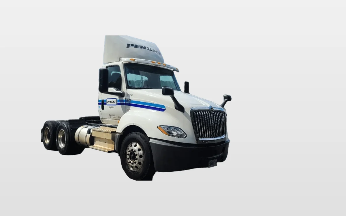 2019 International LT - image 1