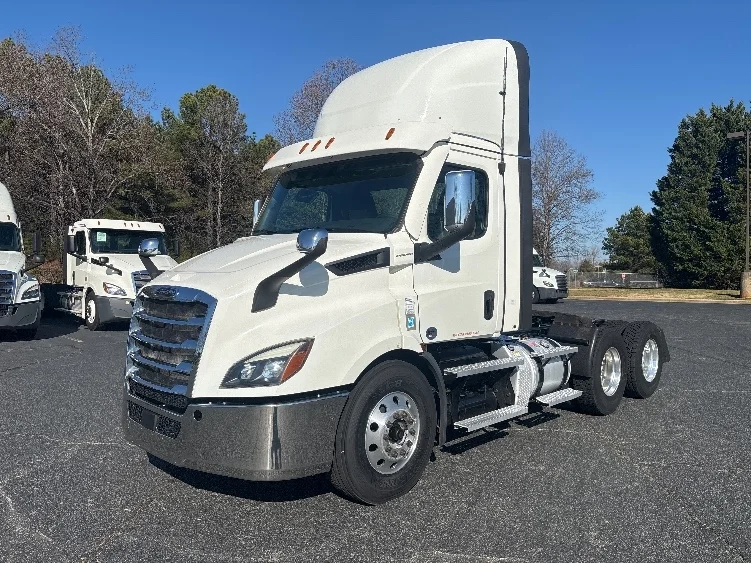 2021 Freightliner Cascadia in Concord, NC — photo 3