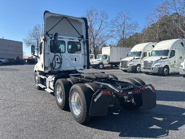 2021 Freightliner Cascadia in Concord, NC — photo 5