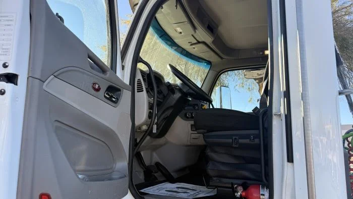 2019 Peterbilt 579 - image 6