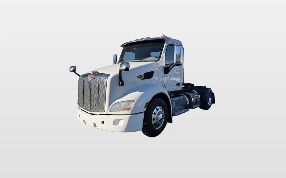 2019 Peterbilt 579 - image 1