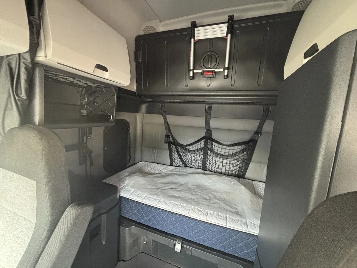 2022 Freightliner Cascadia — photo 16