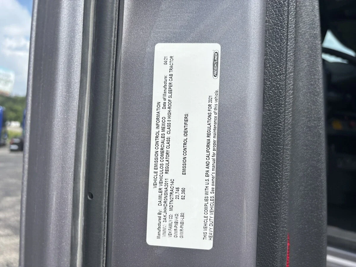 2022 Freightliner Cascadia — photo 19